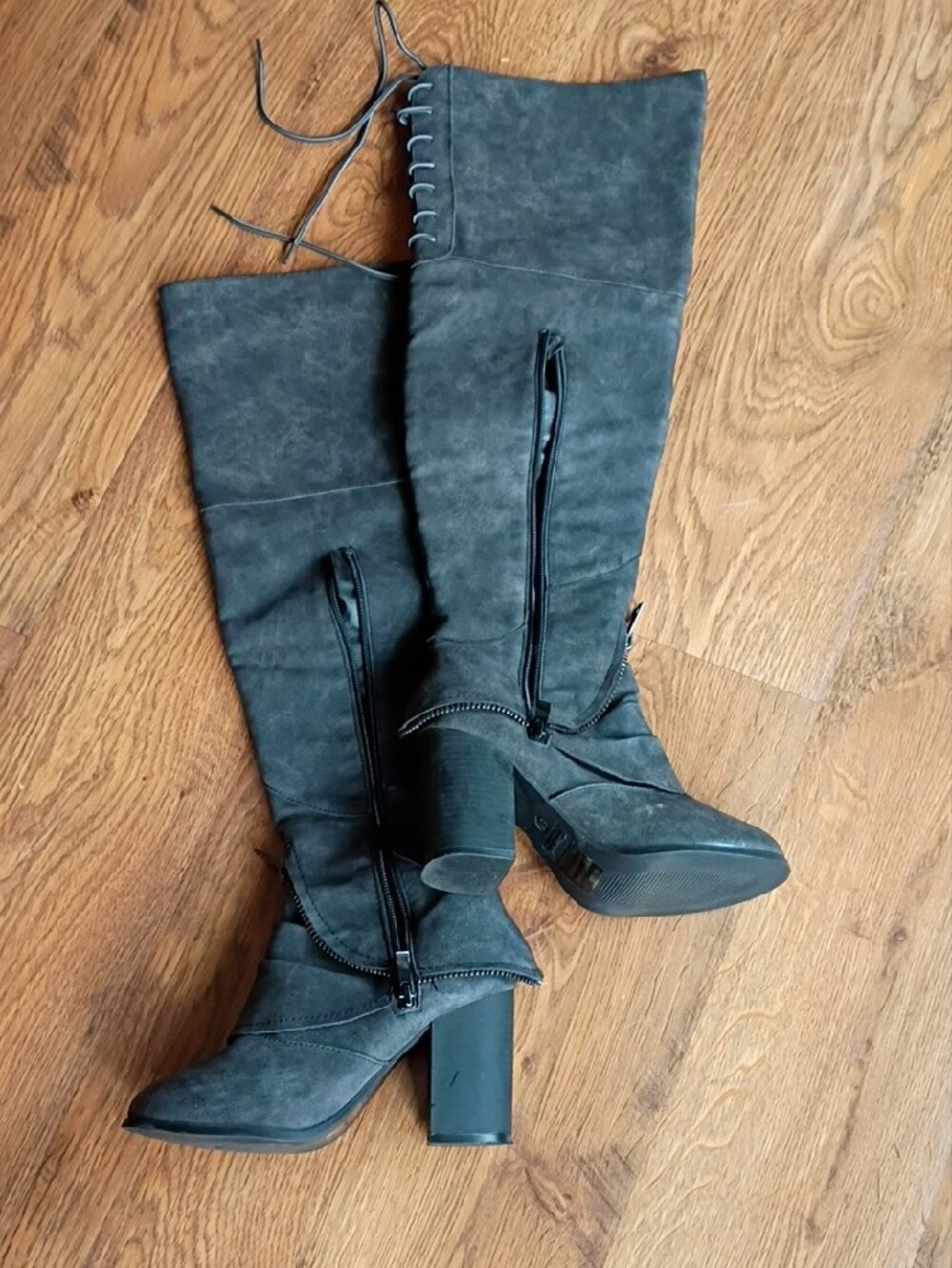 2 Lips Too Women's Black Heeled Boots